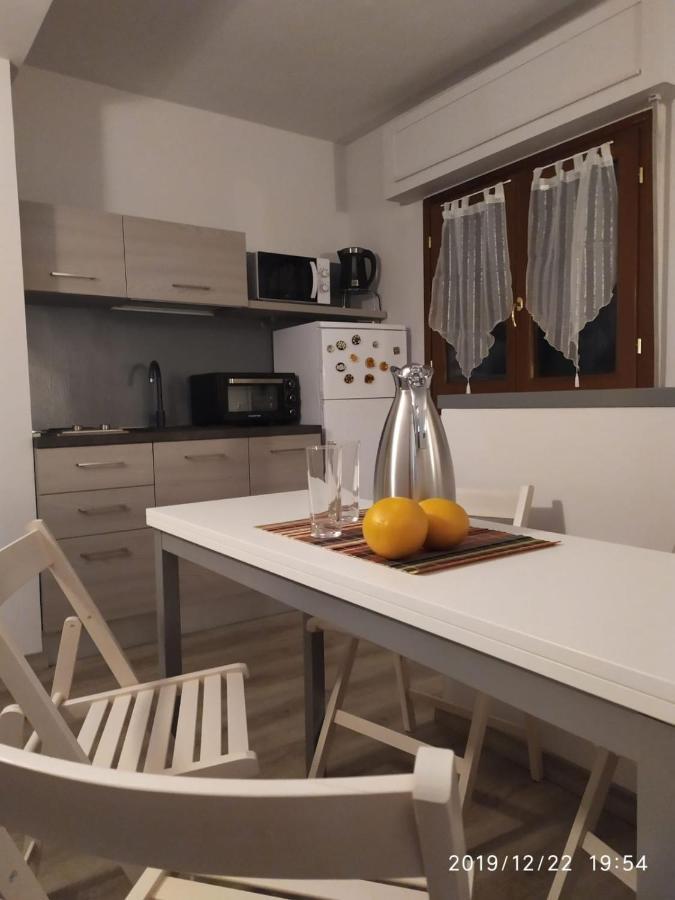 Appartamento In Villa Con Giardino A 300M Dal Lago Maggiore Кастеллетто-сопра-Тічіно Екстер'єр фото
